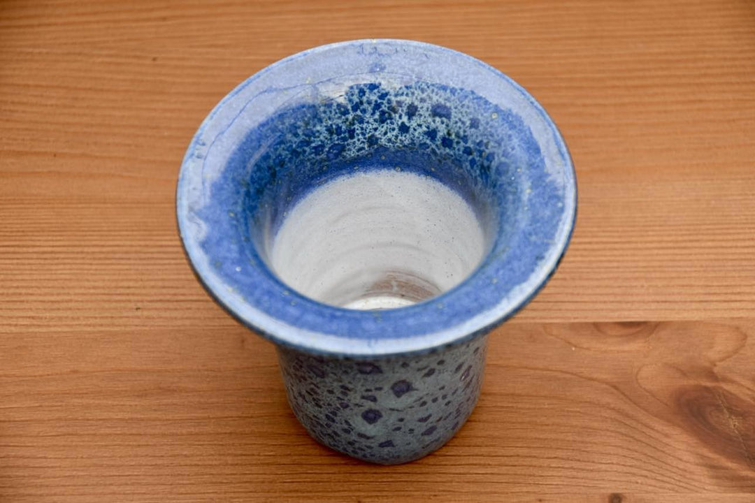 Enamelled trumpet-shaped vase for Neofinetia